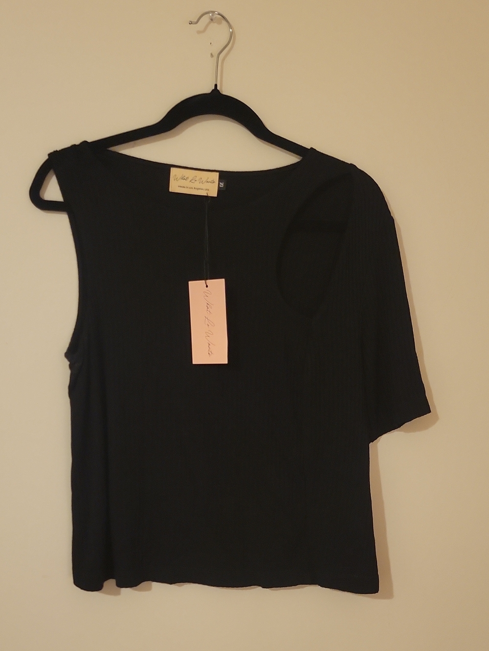 39G  Black Asymmetrical Ribbed One-Sleeve Tank With Cutout